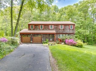 61 Astor Dr, Mahopac, NY 10541