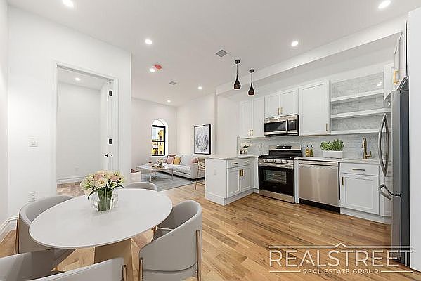 1st image of 310 Linden St Floor 3