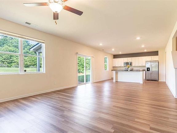 4th image of 308 Jade Laurel Ln