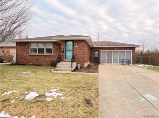 43 Marilyn Dr, West Seneca, NY 14224