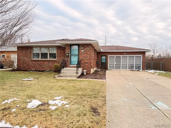 43 Marilyn Dr, West Seneca, NY 14224