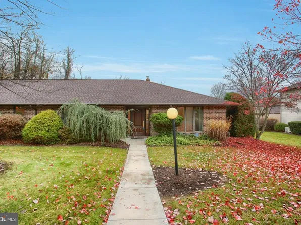 3804 N Sarayo Cir, Harrisburg, PA 17110