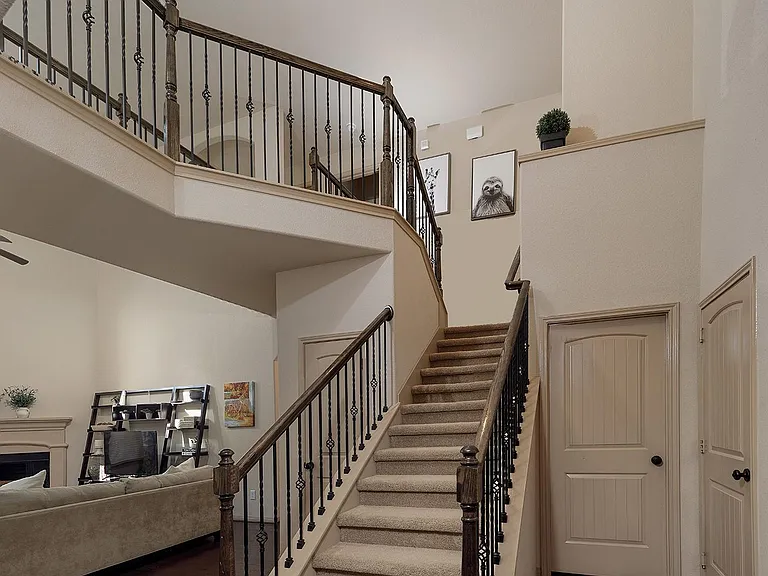 222 Hawkhurst Ct — Photo 16