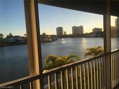 300 Park Shore Dr APT 2D, Naples, FL, 34103