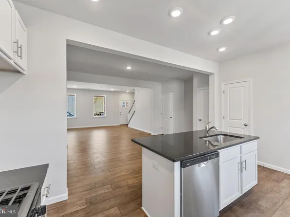 48 N 8th St Homesite B24, Perkasie, PA 18944