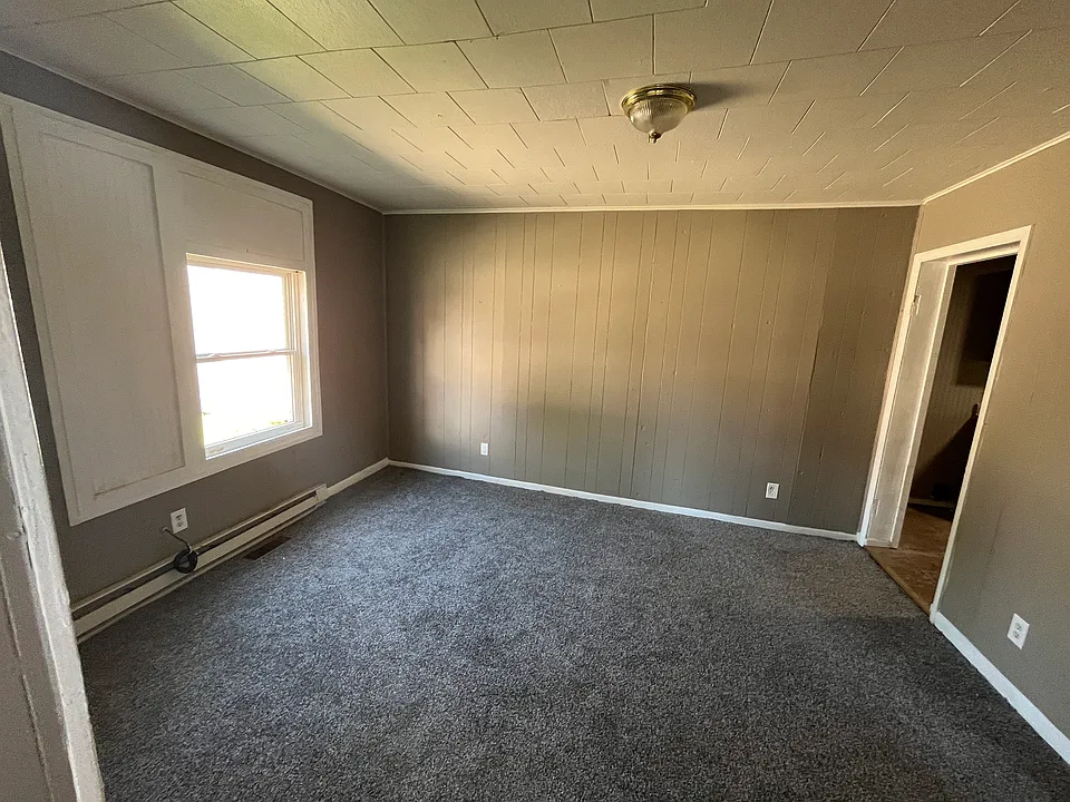 507 W Main St #1