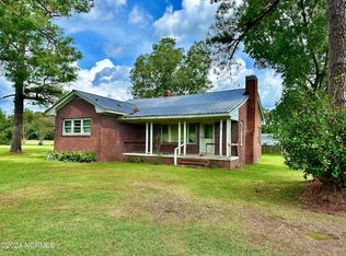 3798 Penderlea Hwy, Watha, NC 28478
