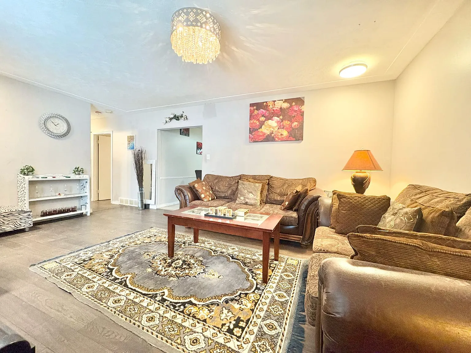 3 bed, 1.5 bath, 1000 sqft, $3,850 — Photo 3