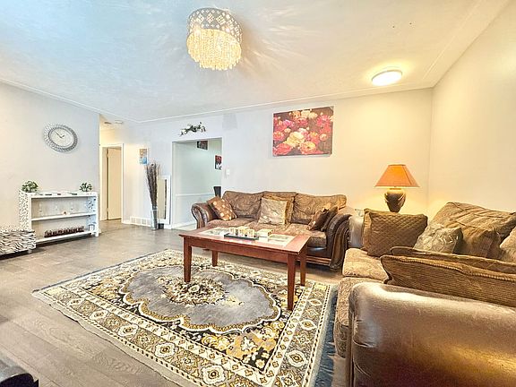 3rd image of 265 Glenridge Dr #1