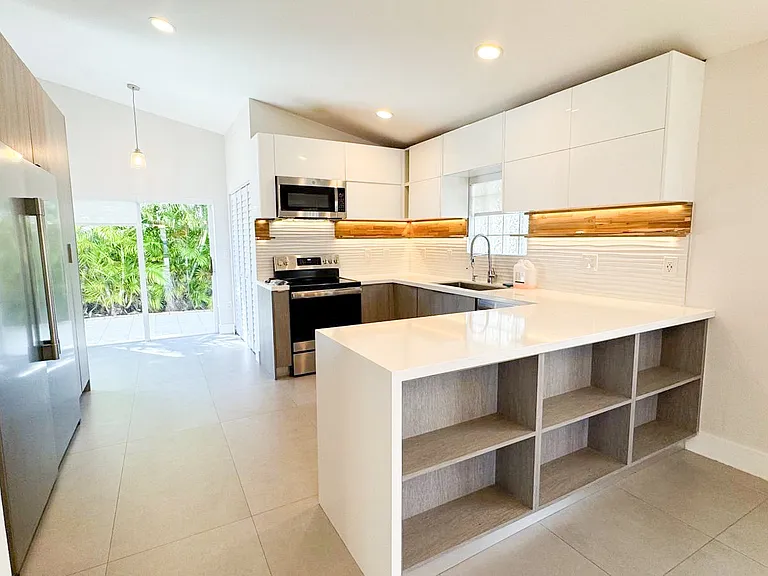 15044 SW 142nd Ter — Photo 3