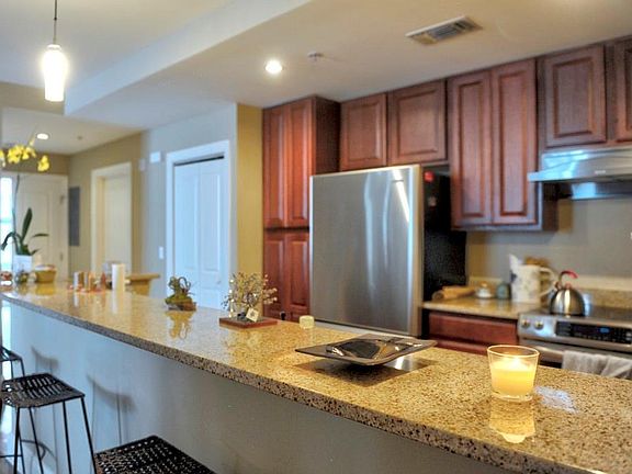 3rd image of 1238 E Kennedy Blvd Unit 501