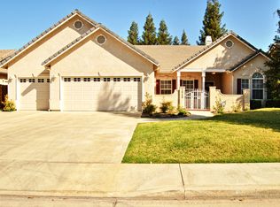 1046 W Orchard Ct, Visalia, CA 93277