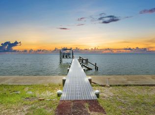 933 Dolphin Rd, Milton, FL 32583