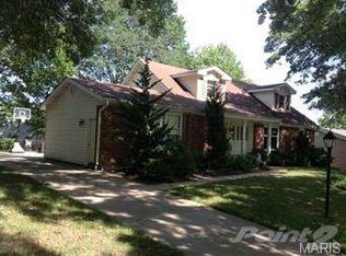 824 Windmill Dr, Ballwin, MO 63011