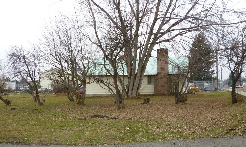 2nd image of 1007 S Ruby St