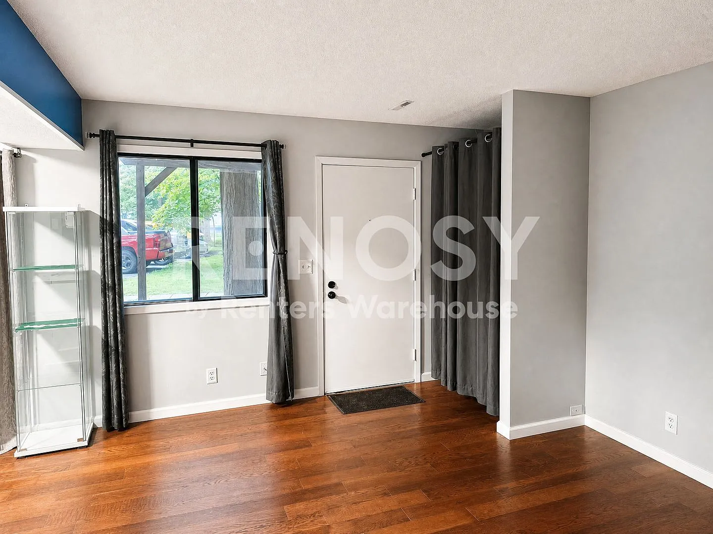 2BD/1BA Townhome in Plymouth Available Now! — Photo 2