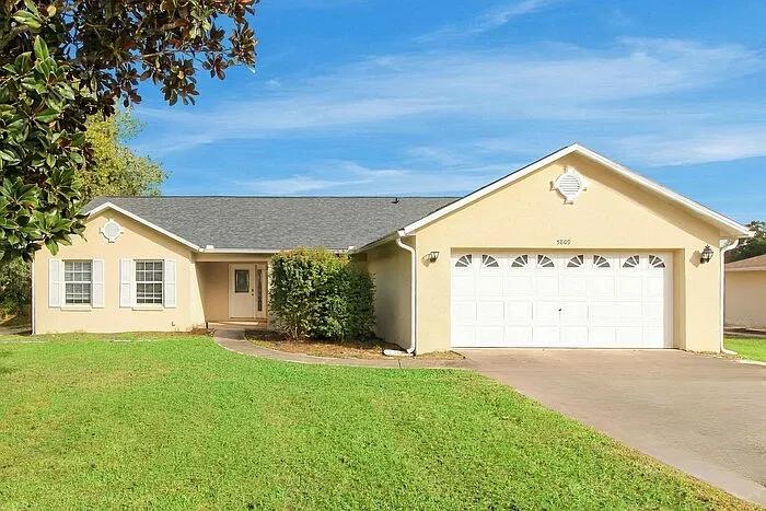 5809 SW 115th Loop