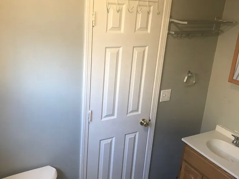 453 N Gentry St — Photo 6