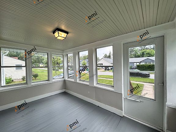 3rd image of 810 Plain St
