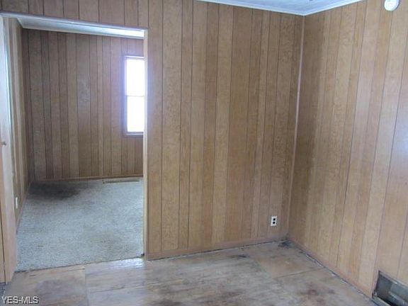 4th image of 1140 W 21st St