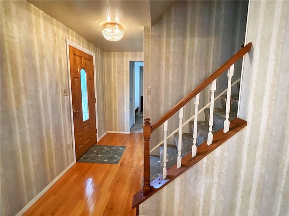 3rd image of 435 Fruitwood Dr