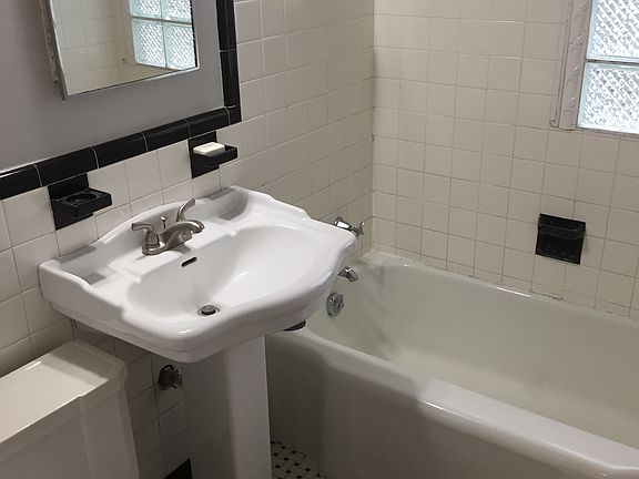 5th image of 2521 W 50th St