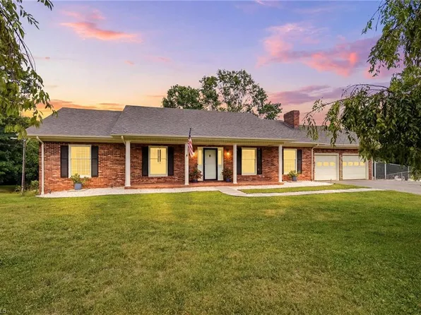 1692 Pads Rd, North Wilkesboro, NC 28659