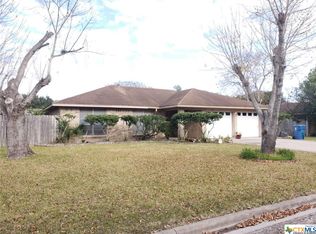 118 Chevy Chase St, Pt Lavaca, TX 77979