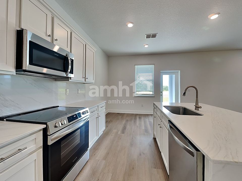 37794 Dusty Saddle Ln, Zephyrhills, FL 33541 | Zillow