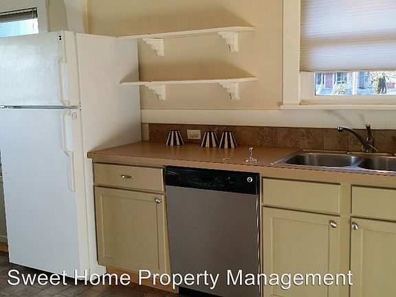 3rd image of 113 N Park St