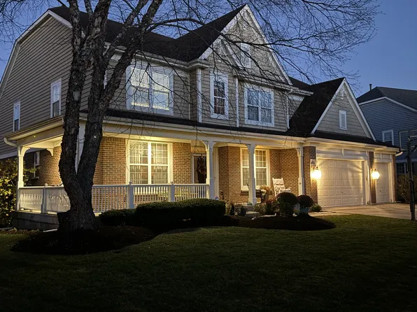 233 Camargo Ct, Vernon Hills, IL 60061