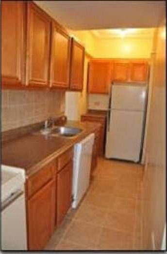 2nd image of 1211 N La Salle St #501
