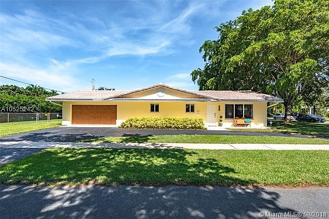 GORGEOUS PLANTATION PARK CORNER LOT