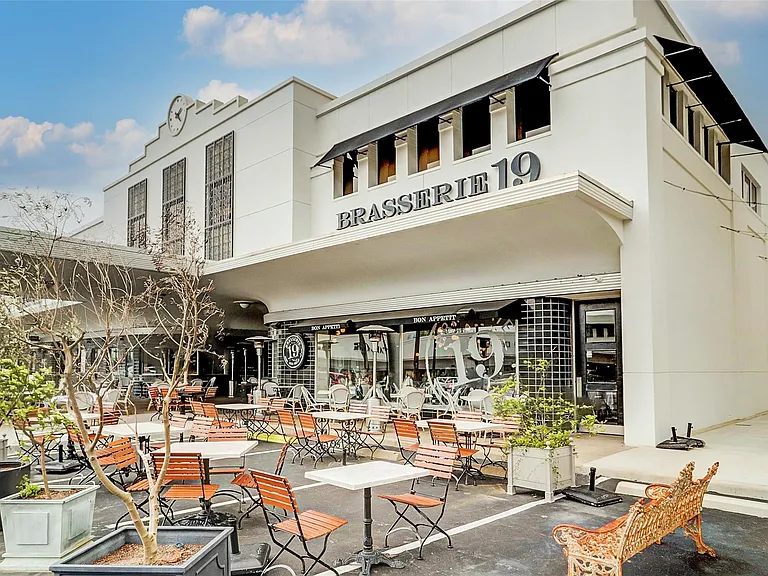 1026 Van Buren St — Photo 25