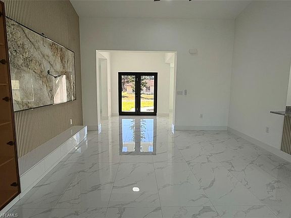 5th image of 704 Cortez AVE