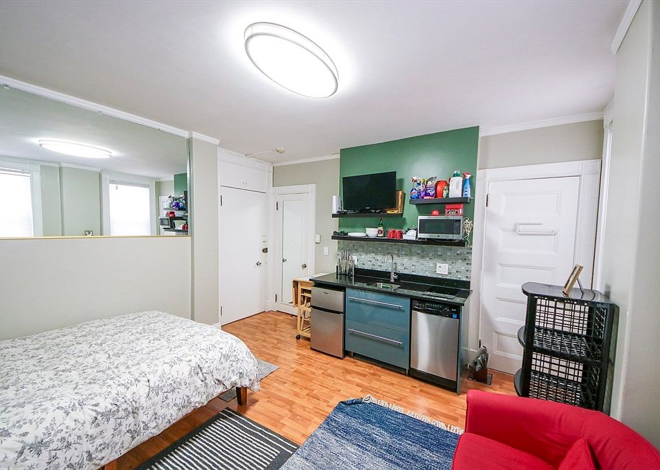 1st image of 21 Beacon St APT 3K