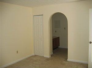 3rd image of 816 Sunset Cir