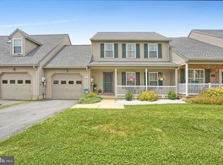 18 Burr Oak Dr, Millersville, PA