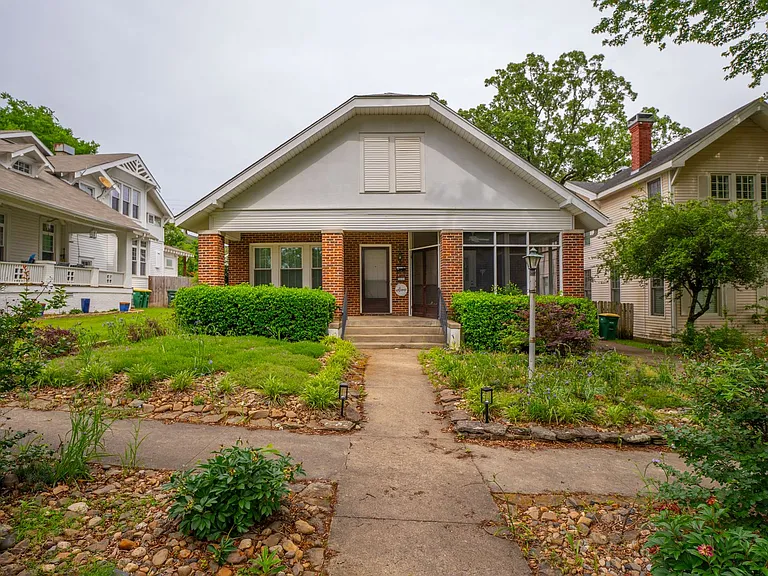 303 N Woodrow St — Photo 33