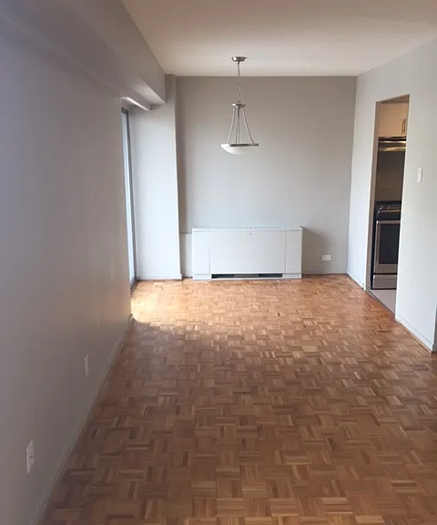 235 Somerset St W — Photo 15