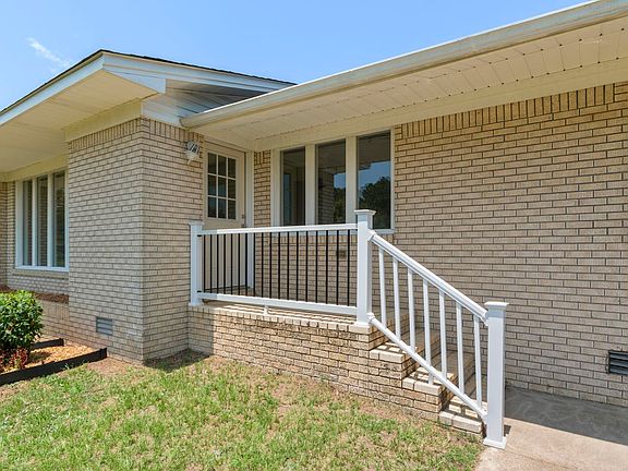 4th image of 1304 Holmes Rd