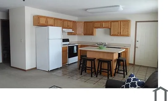 4 bed, 1200 sqft, $1,482 — Photo 3