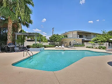 The Hibiscus Biltmore Apartments — Photo 32