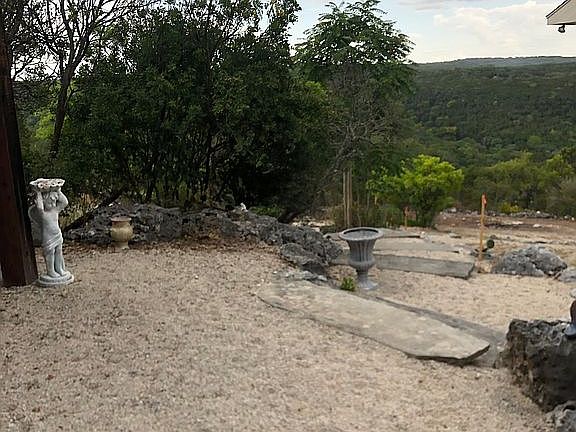 4th image of 3136 Summit Dr