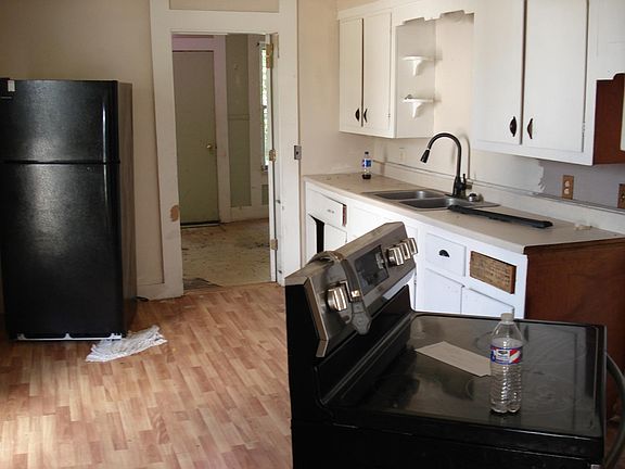 2nd image of 30 N Market St