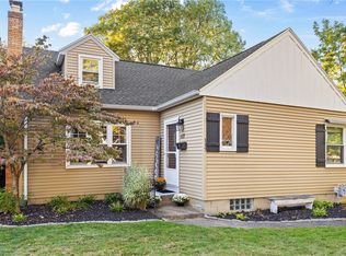 117 Shorewood Dr, Rochester, NY 14617