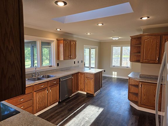 3rd image of 2021 W Pine River Rd