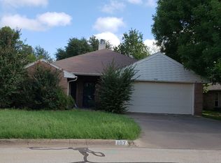 107 Pecos St, Glen Rose, TX 76043
