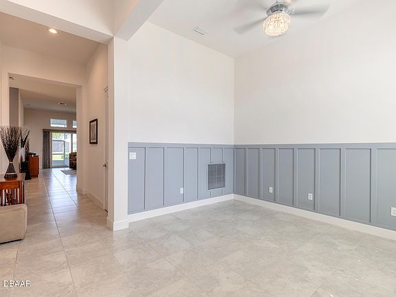 3rd image of 613 Mosaic Blvd