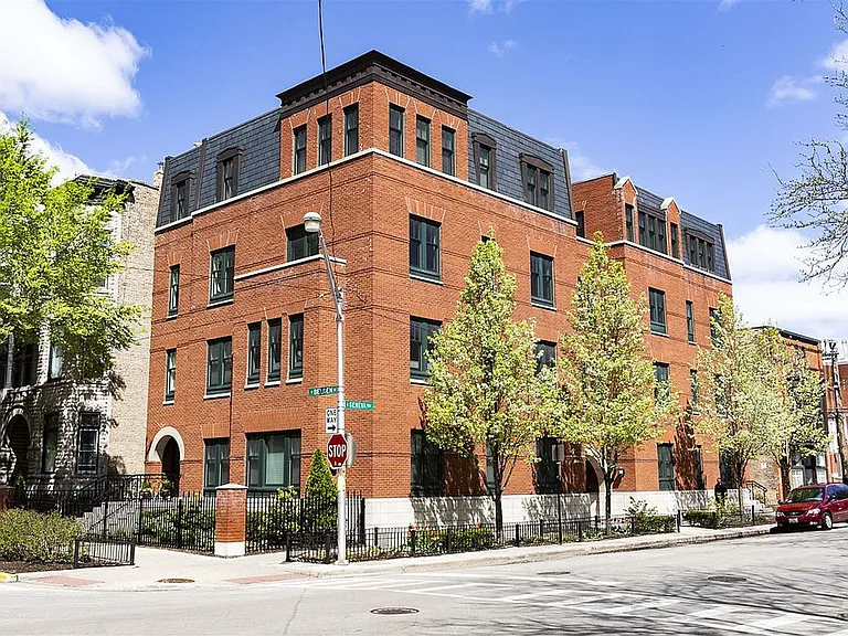 600 W Belden Ave — Photo 1